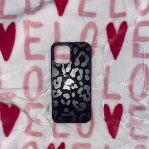 Amazon Black and Gray Leopard Phone Case